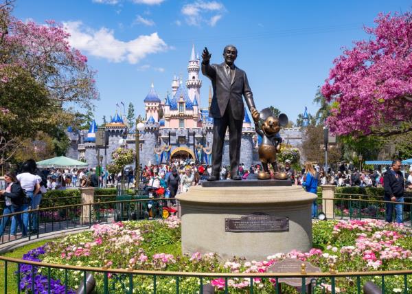 The California mom who was hauled away in handcuffs at Disneyland as her sobbing children latched onto her